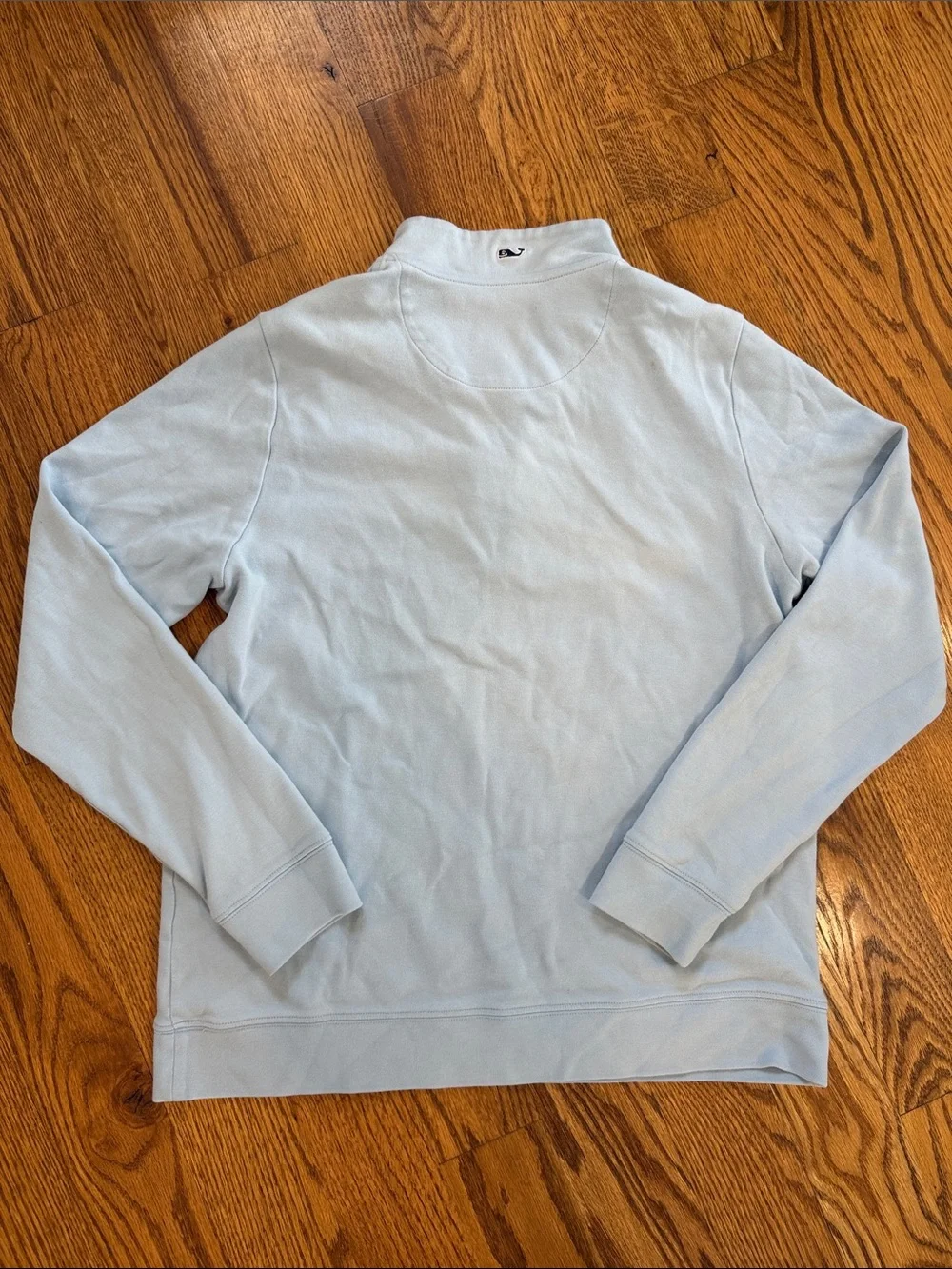 Boy’s Vineyard Vines Quarter Zip Pullover. Size XL. Like New Condition.